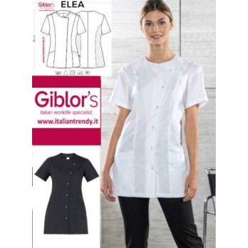 Camisa blanca de mujer de manga corta ligera. Uniforme de trabajo en línea.