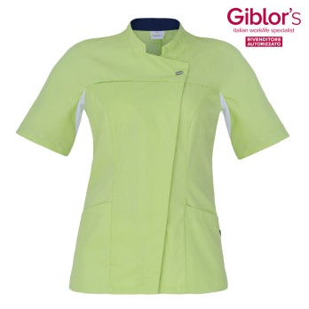 Casaca coreana verde para mujer, ideal para enfermeras y doctoras en el sector médico. Marca ItalianTrendy, modelo Jade 18P03K05