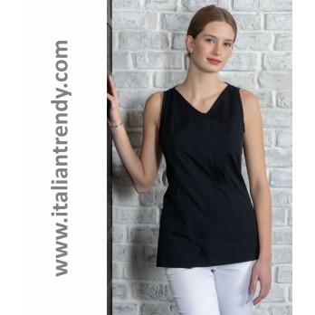 Camiseta negra estilo casaca para mujer para centro estético, spa o centro de belleza Sara de Italian Trendy.