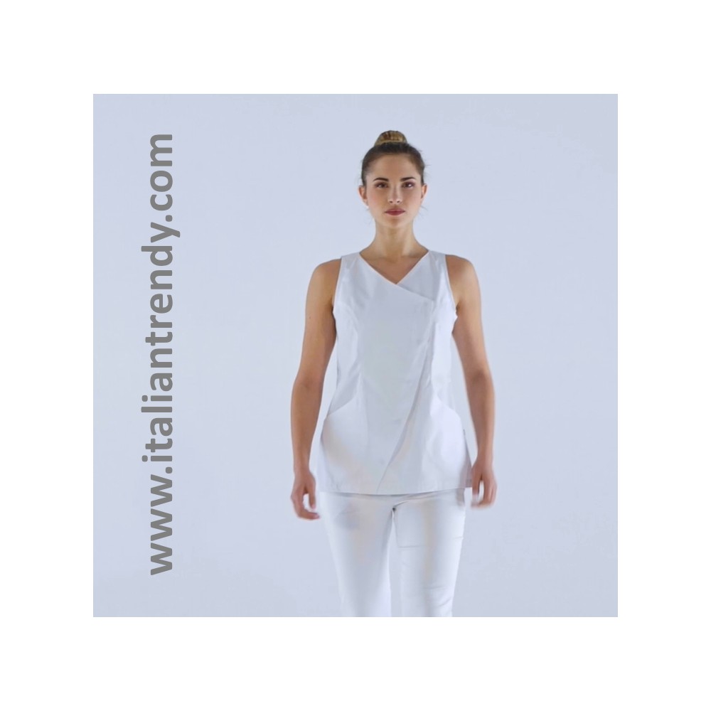 Camiseta blanca de mujer abotonada para centro de estética y spa sara italiantrendy Q2K00236 3