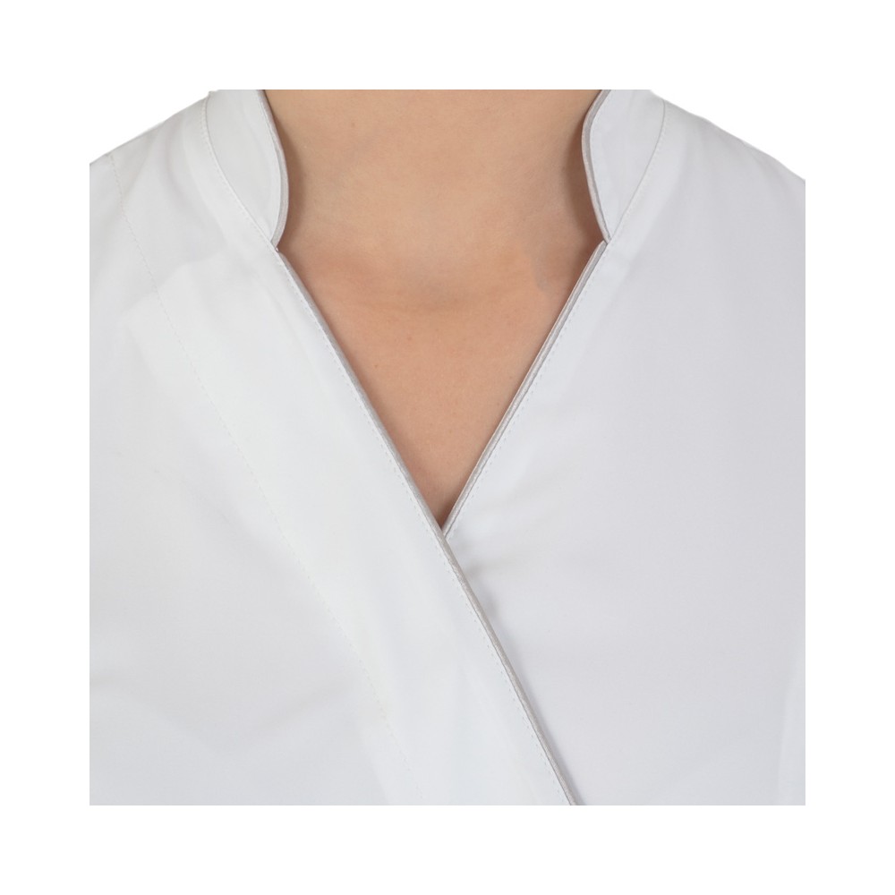 Blouse Blanche pour Femme Col en V Manches Courtes Fermeture Latérale Uniforme Secteur Esthétique Sanitaire 24P02K388 Vénus